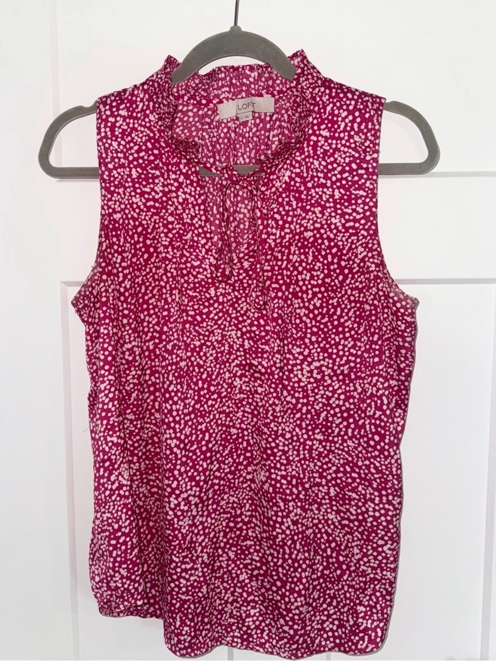 Lot of 4 LOFT Tops- Cherry Print, polka dot, multi summer sleeveless blouses - Picture 5 of 6